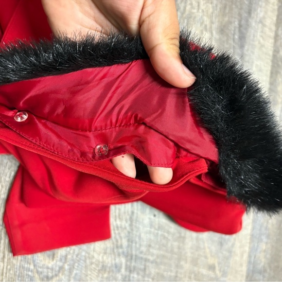Amanda Smith Women's Red blazer with Black Fur Collar - Picture 7 of 10